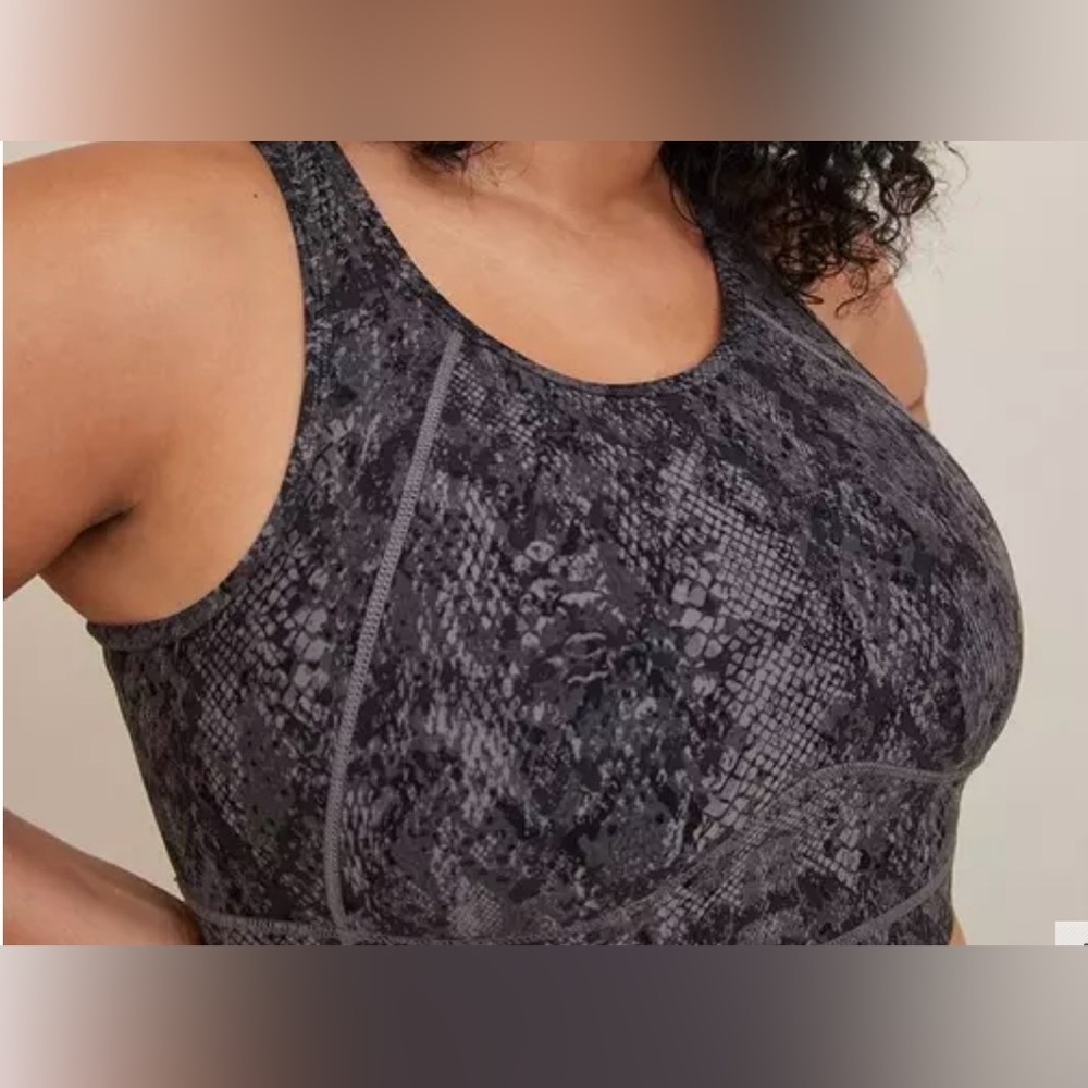Torrid TRU Low-Impact Sports Bra Snakeskin Print Size 0